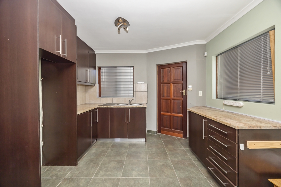 15 Bedroom Property for Sale in Table View Western Cape